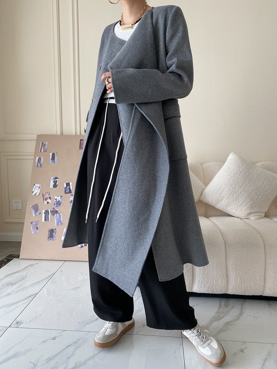 Winter Warm Designed Luxury Long Woolen Outerwear for Women
